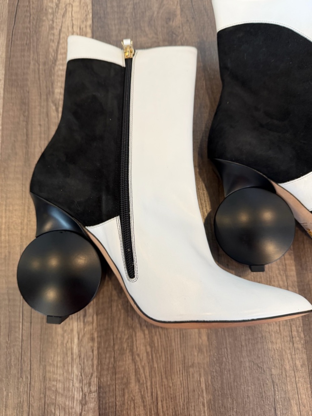 TORI SOUDAN Julee Ankle Boot Black White size women’s 40 / 9 designer - Picture 3 of 14